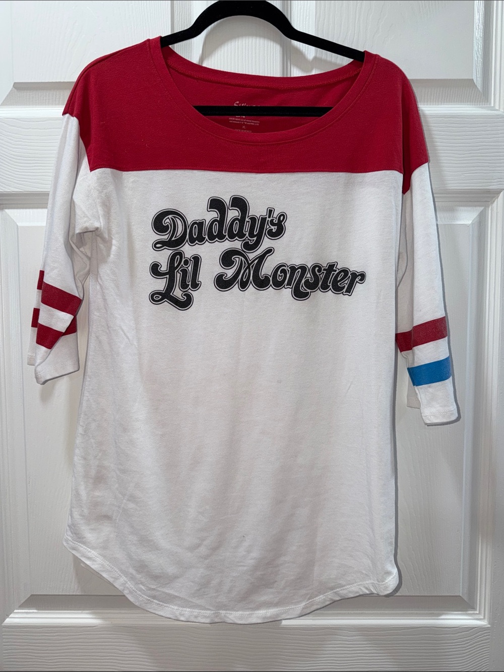 Red & White Long Sleeve Raglan Tee with Graphic Script.Suicide squad 3/4 length